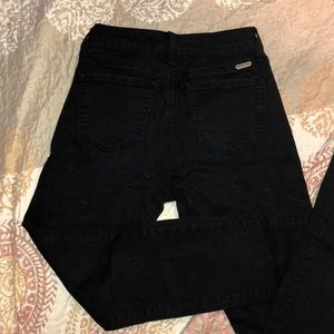 Skinny Black KanCans